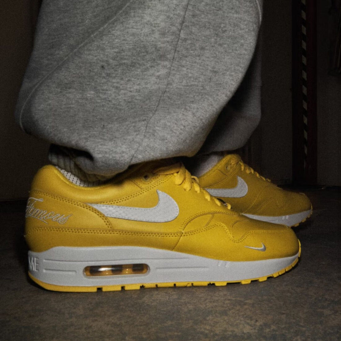 Nike Air Max 1 '87 SP Supreme Speed Gelb