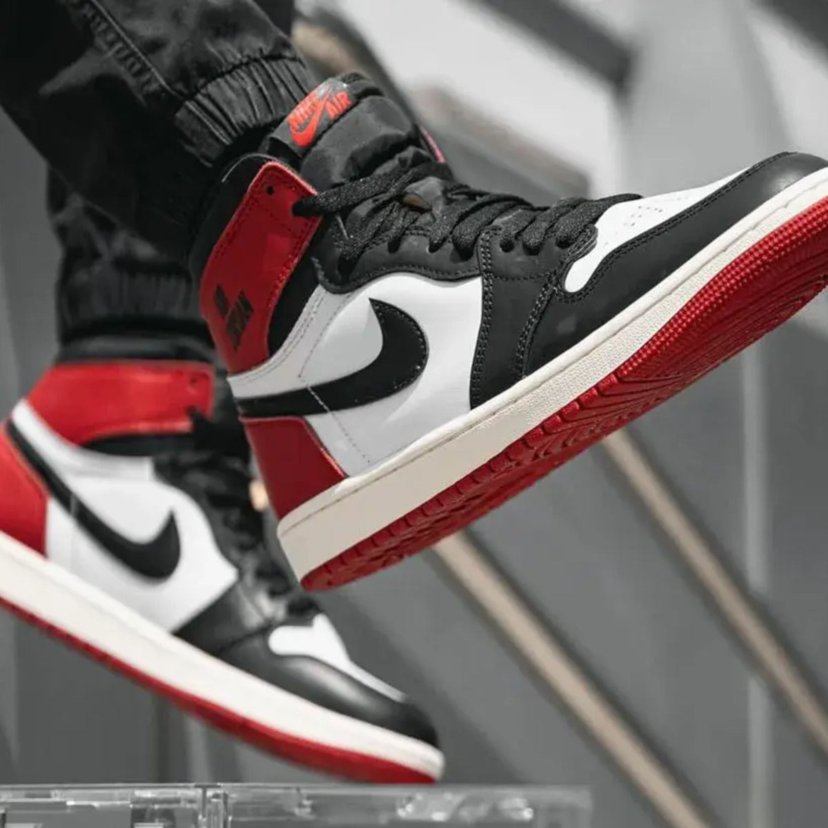 Air Jordan 1 Retro High OG Black Toe Neu interpretiert