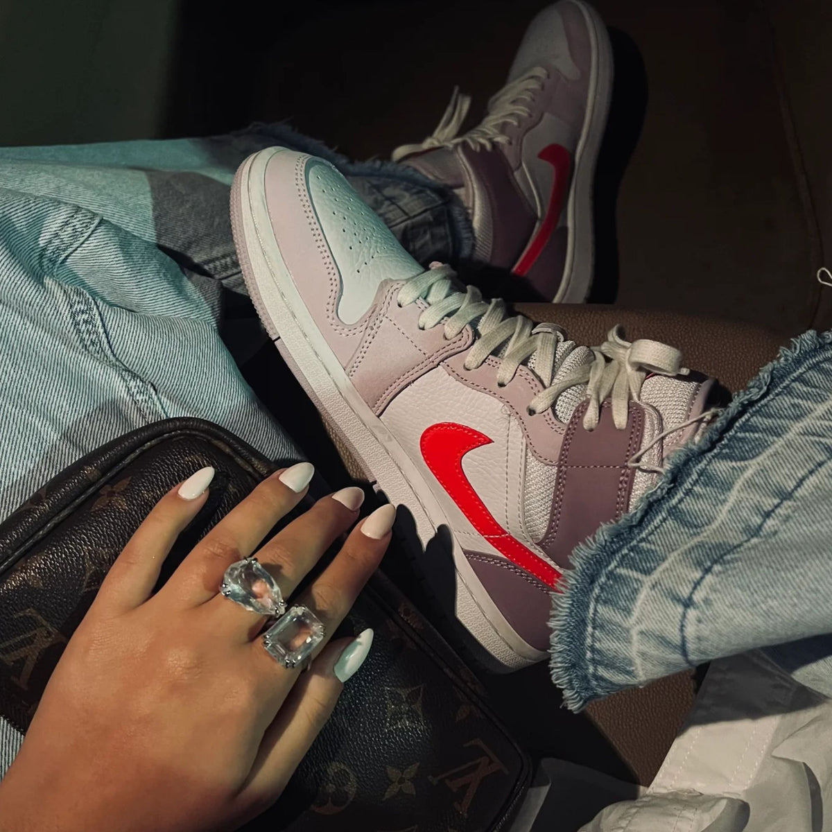 Air Jordan 1 Mid Valentinstag 2022 (W)