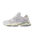 New Balance 9060 Granite Pink - premium sneaker met grijs suède en roze accenten, verkrijgbaar bij KeepItSneaker met gratis verzending in Nederland, België en Duitsland.