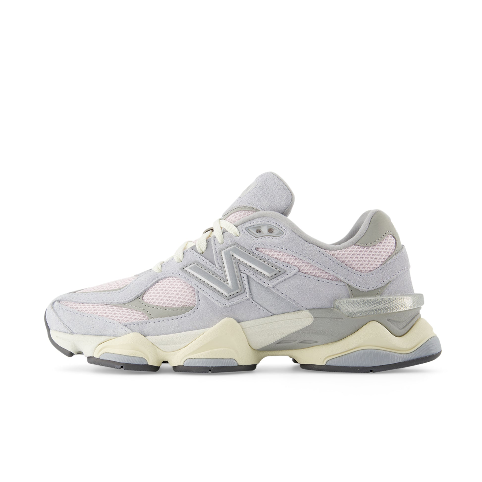 New Balance 9060 Granite Pink - premium sneaker met grijs suède en roze accenten, verkrijgbaar bij KeepItSneaker met gratis verzending in Nederland, België en Duitsland.