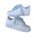 Nike Air Force 1 Low wit met baby blue rope laces custom schuin aanzicht