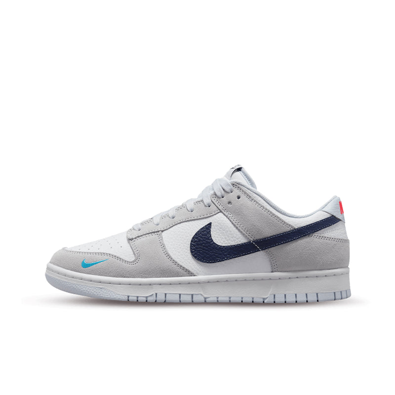 Nike Dunk Low Mini Swoosh Grau