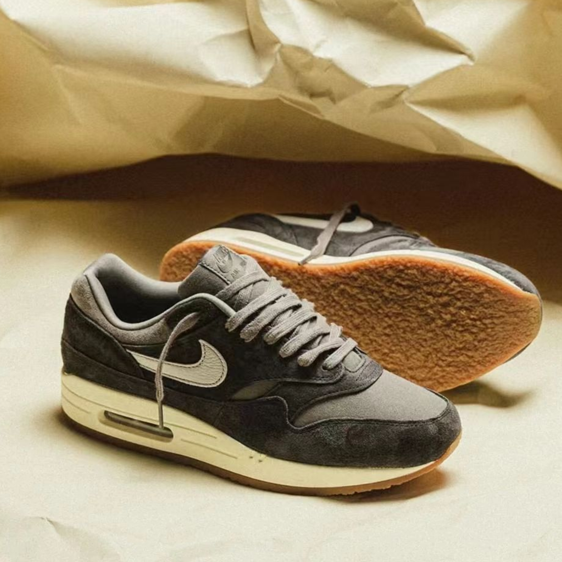 Nike Air Max 1 Crepe Soft Grau