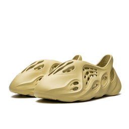 Yeezy Foam Runner Schwefel