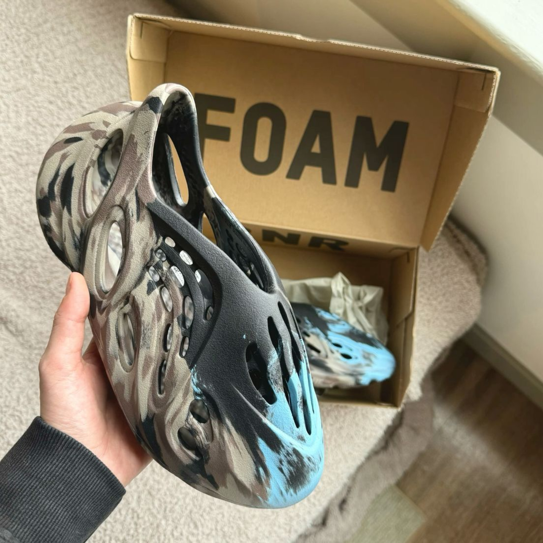 Yeezy Foam Runner MX Braun Blau