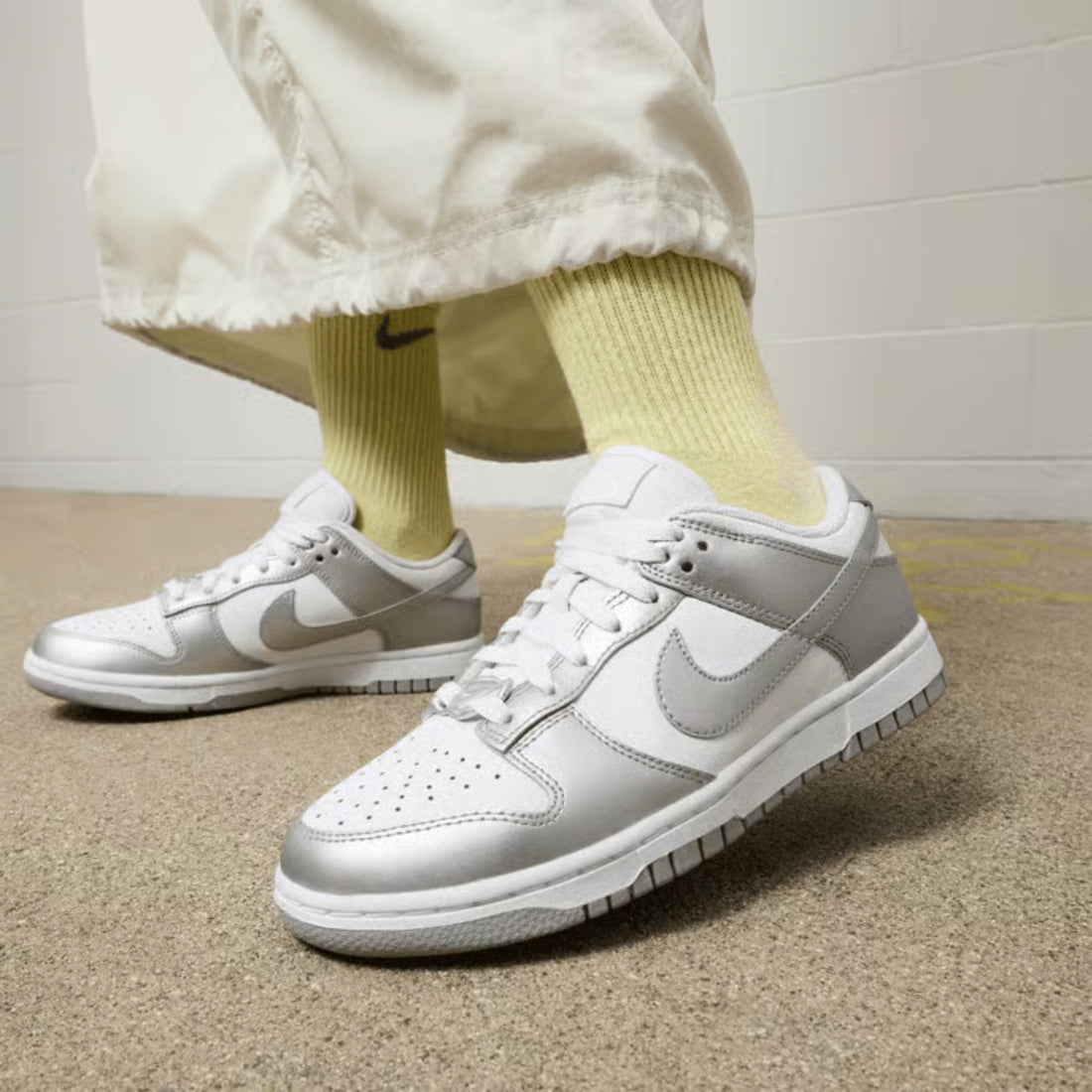 Nike Dunk Low Metallic Silber (W)