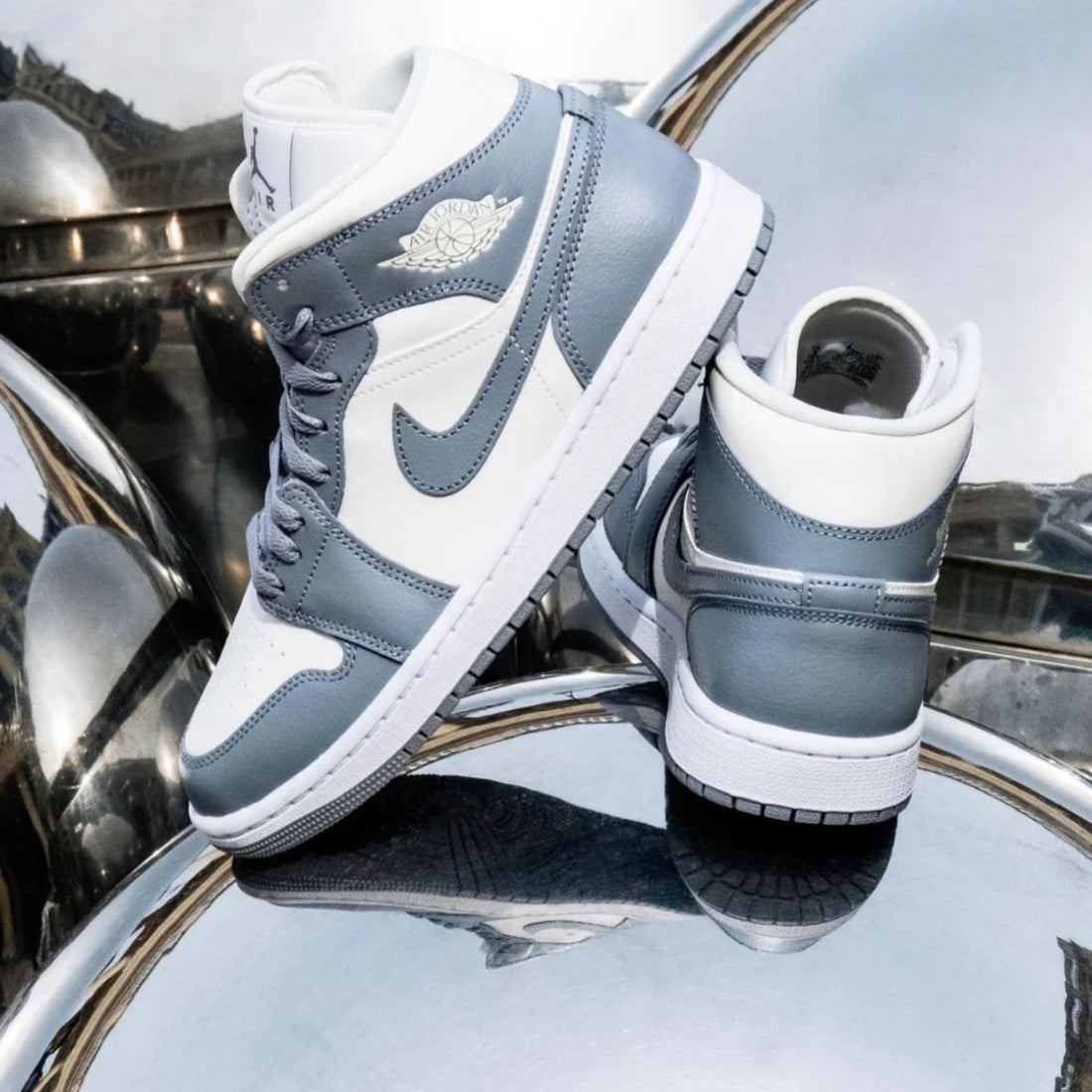 Air Jordan 1 Mid Stealth (W)