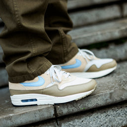 Nike Air Max 1 Essential Hellknochen/Psychisches Blau