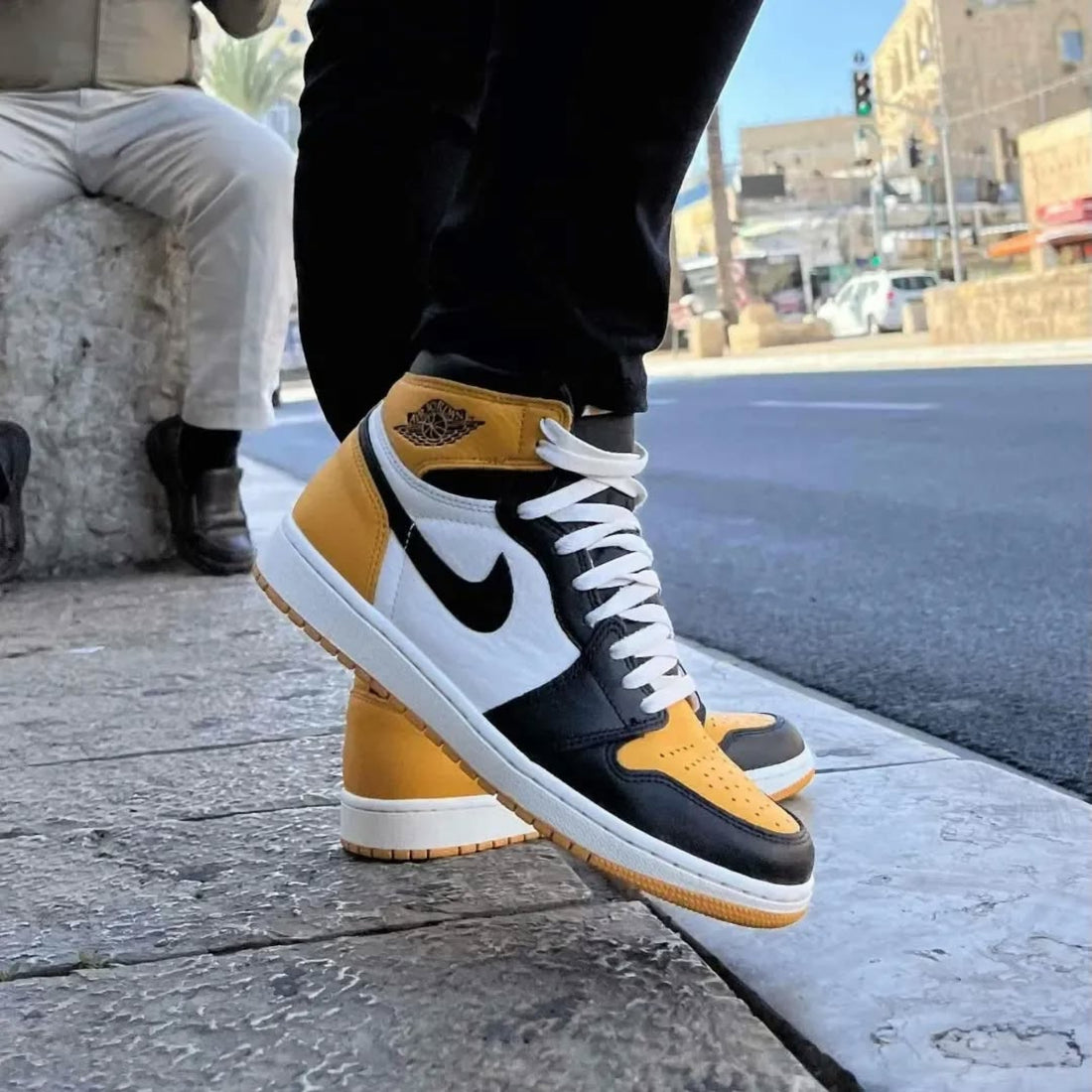 Air Jordan 1 Retro High OG Yellow Ochre