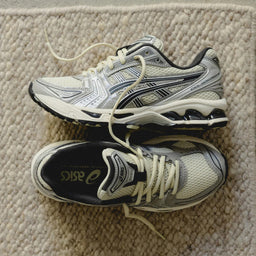 ASICS Gel-Kayano 14 Oyster Weiß Steeple Grau