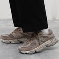 New Balance 9060 Mushroom Timberwolf bovenaanzicht