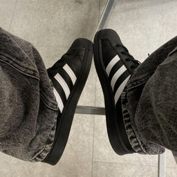 Adidas Superstar Core Schwarz Cloud Weiß Gold