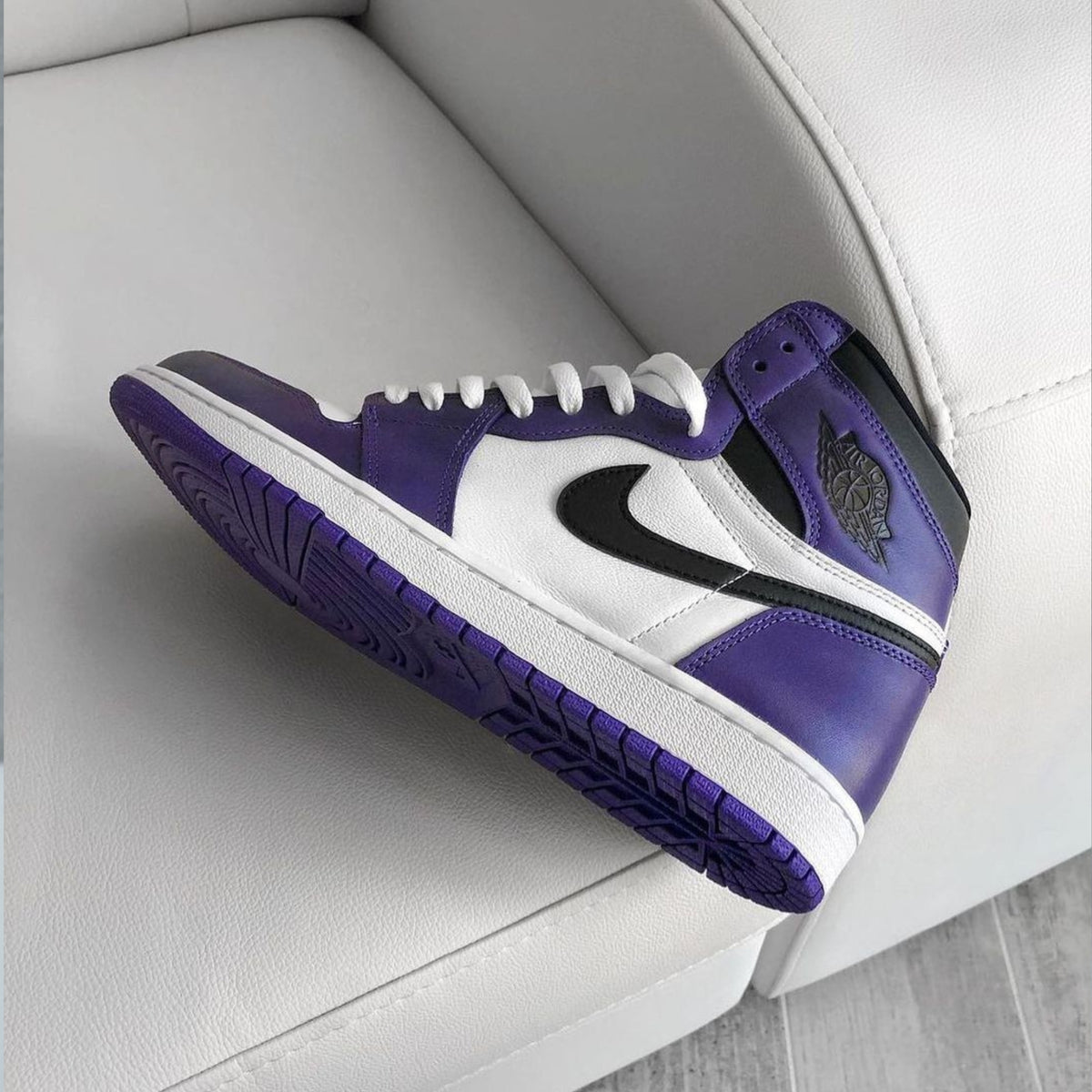 Air Jordan 1 Retro High OG Court Purple Weiß