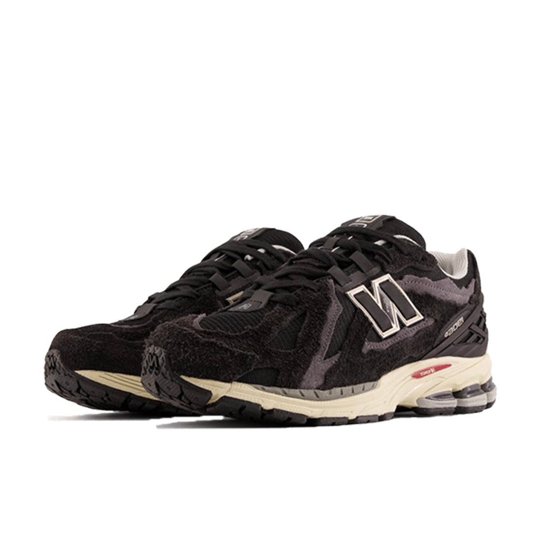New Balance 1906D Protection Pack Black - zwarte gedistresseerde sneaker met ABZORB- en N-ergy-technologie, verkrijgbaar bij KeepItSneaker met gratis verzending in Nederland, België en Duitsland.