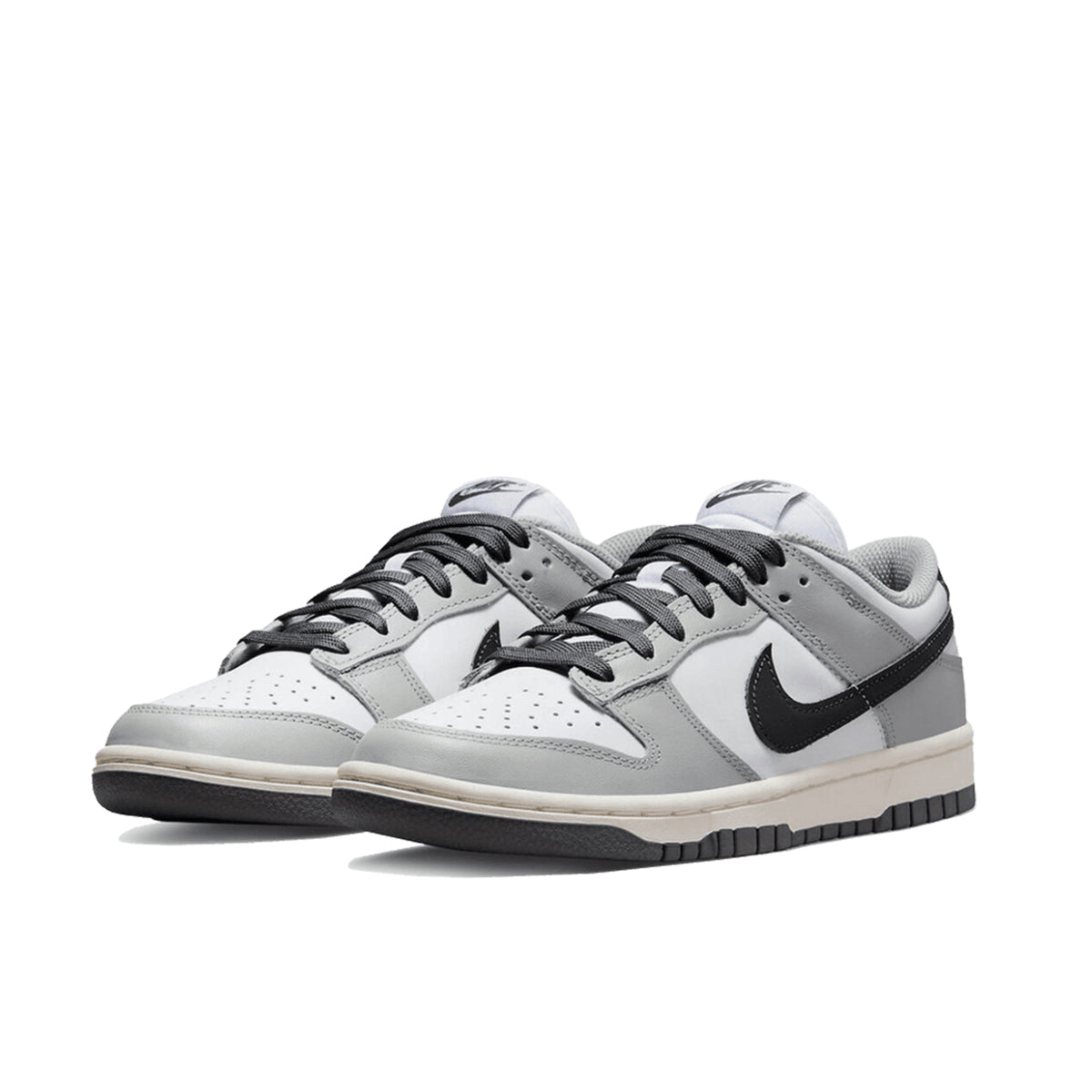 Nike Dunk Low Light Smoke Grau