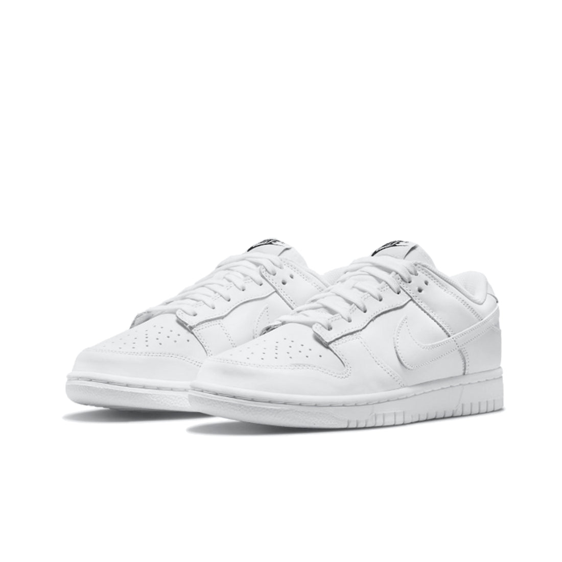 Nike Dunk Low Triple Weiß (W)